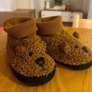 Brennan Bear Gap Bear Slippers Size 5 infant/toddler